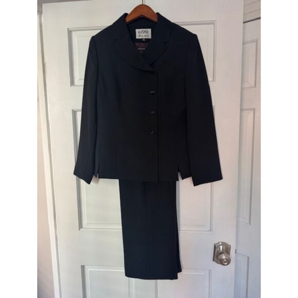 Kasper Black Pant Suit, size 6P - Picture 1 of 8
